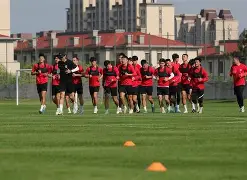 乐动体育官方网站入口-安德莱赫特球员